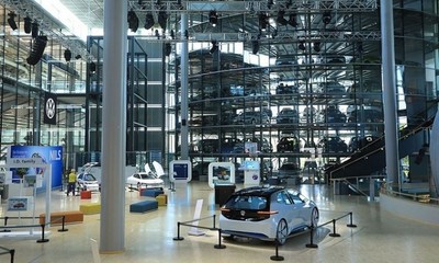 紧盯特斯拉,加速制造电动车型产品!大众将升级德国总部工厂